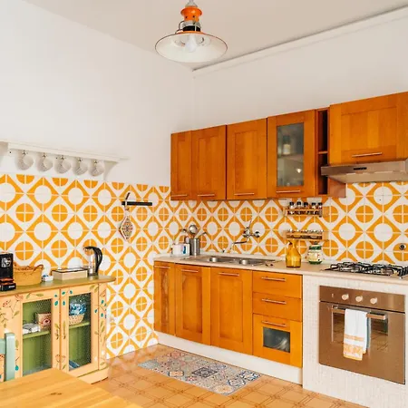 Apartment Quirky House Fiumicino